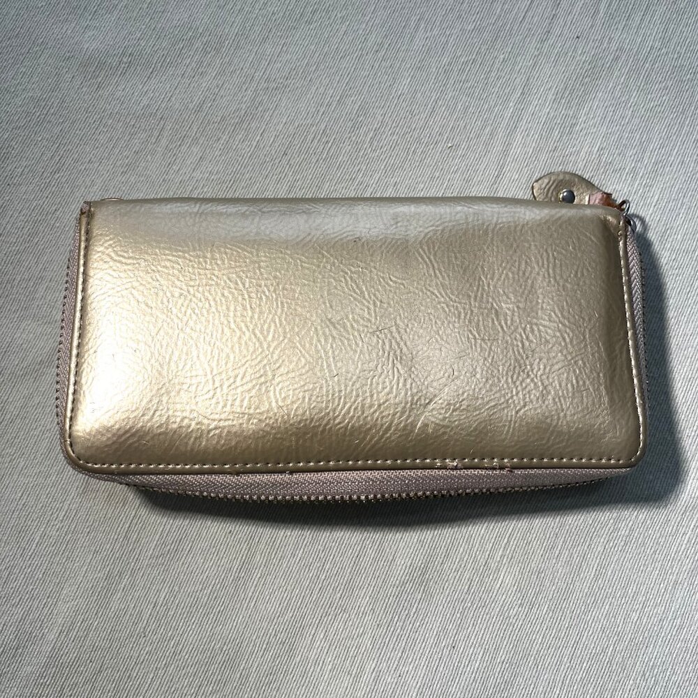 Tory Burch Robinson Metallic Zip-Around Wallet in Pale Gold - Picture 2 of 13